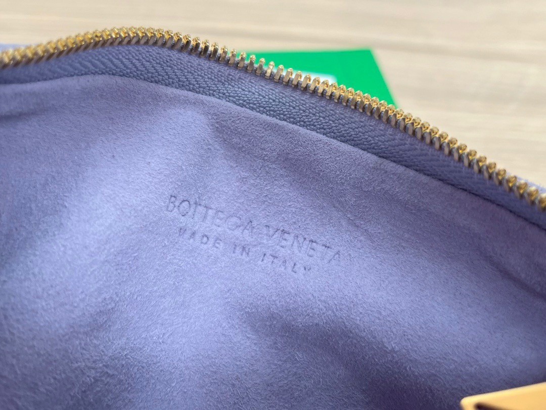 Bottega Veneta BV Jodie Mini Bag In Lilac Intrecciato Suede 974