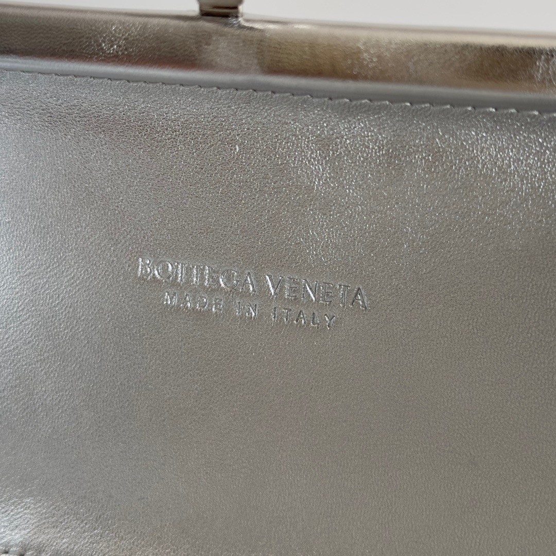 Bottega Veneta Knot Minaudiere Clutch In Silver Intreccio laminated Leather  612