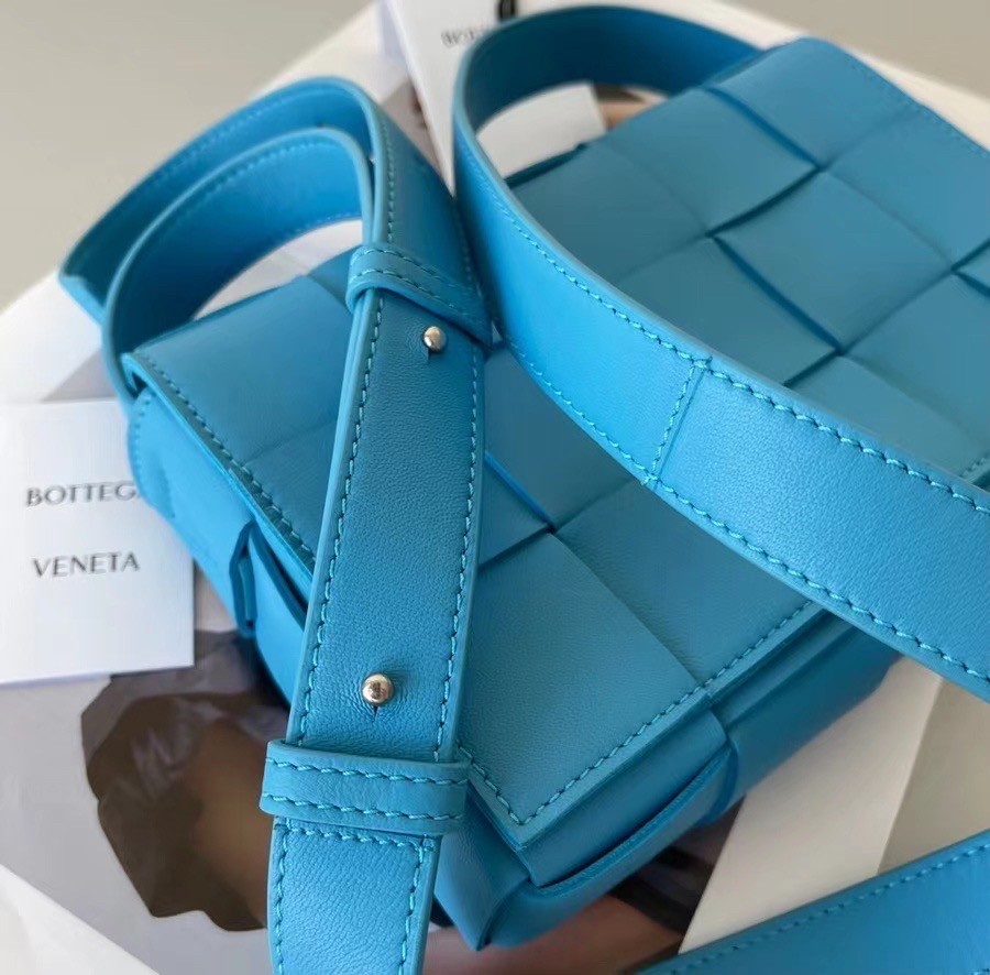 Bottega Veneta Cassett Bag In Mallard Intrecciato Lambskin 174