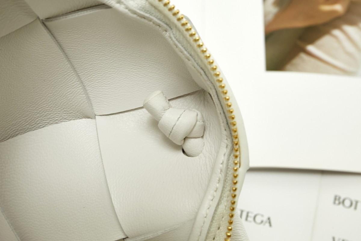 Bottega Veneta Mini Cassette Camera Bag In White Lambskin 284