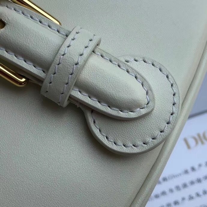 Dior Medium Bobby Bag In White Calfskin 473