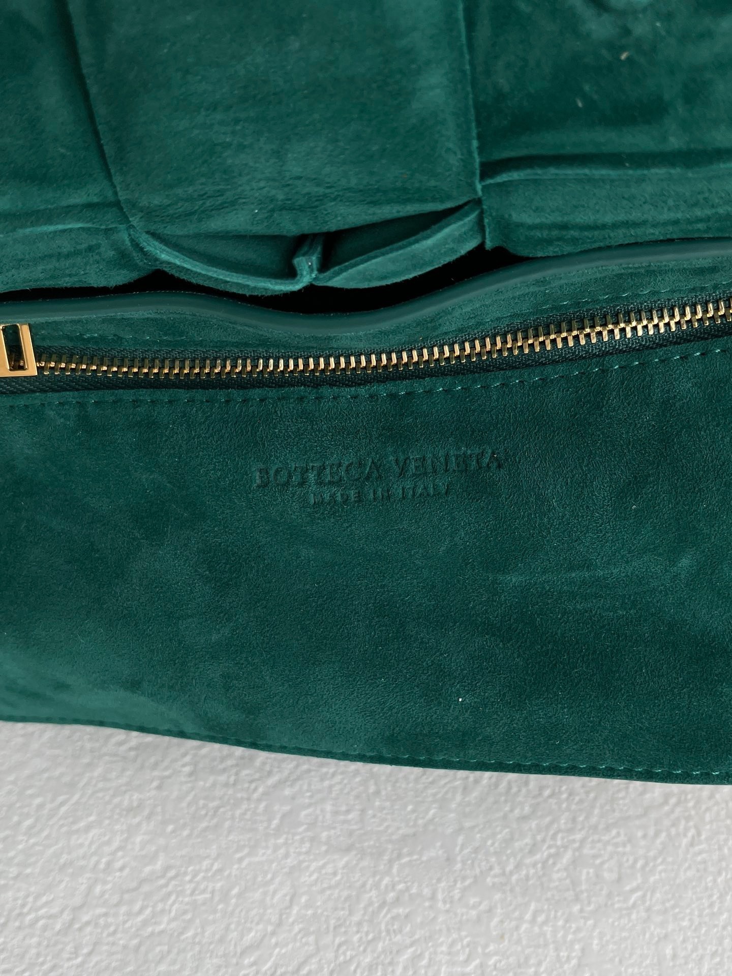 Bottega Veneta Chain Cassette Bag In Emerald Green Suede 501