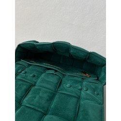 Bottega Veneta Chain Cassette Bag In Emerald Green Suede 501