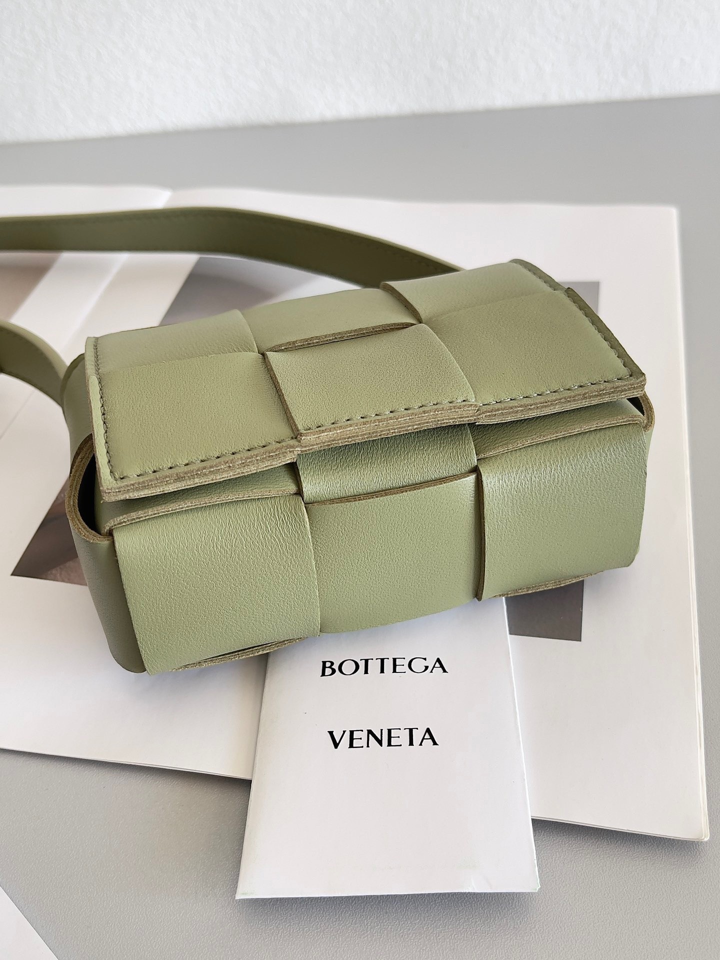 Bottega Veneta Candy Cassette Bag In Travertine Lambskin 530