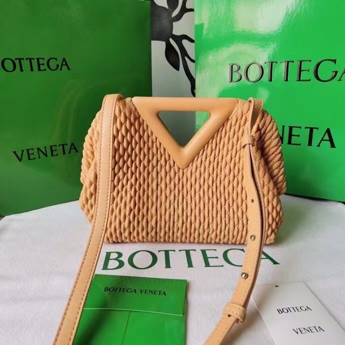 Bottega Veneta Small Point Bag In Peachy Quilted Leather 551