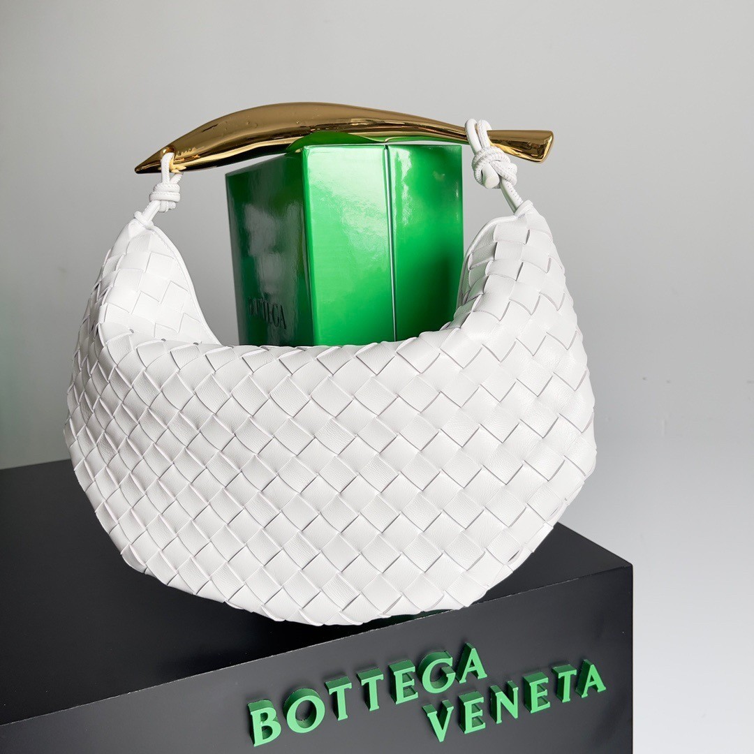 Bottega Veneta Small Sardine Bag In White Intrecciato Lambskin 660