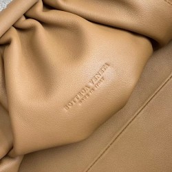 Bottega Veneta The Pouch Clutch In Camel Calfskin 685