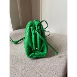 Bottega Veneta Mini Pouch In Green Intrecciato Lambskin 791