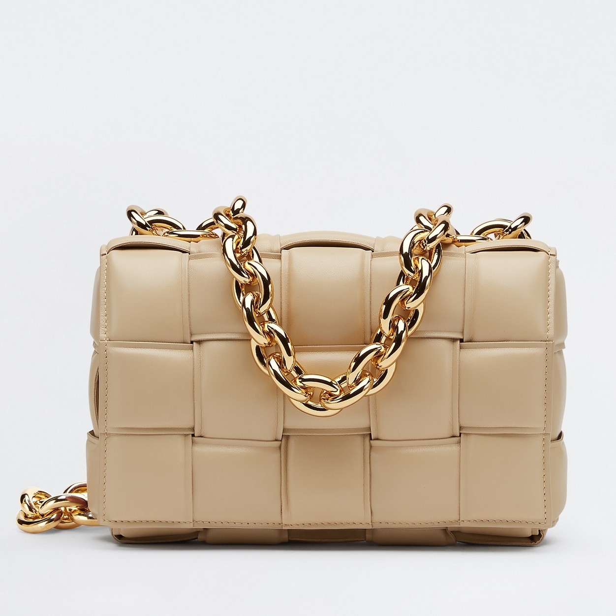 Bottega Veneta Chain Cassette Bag In Porridge Lambskin 814