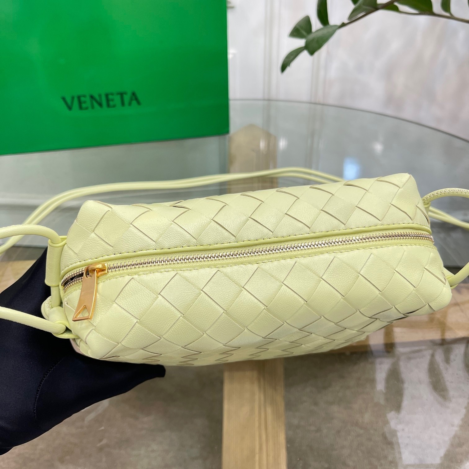 Bottega Veneta Loop Small Bag In Lantern Intrecciato Lambskin 861