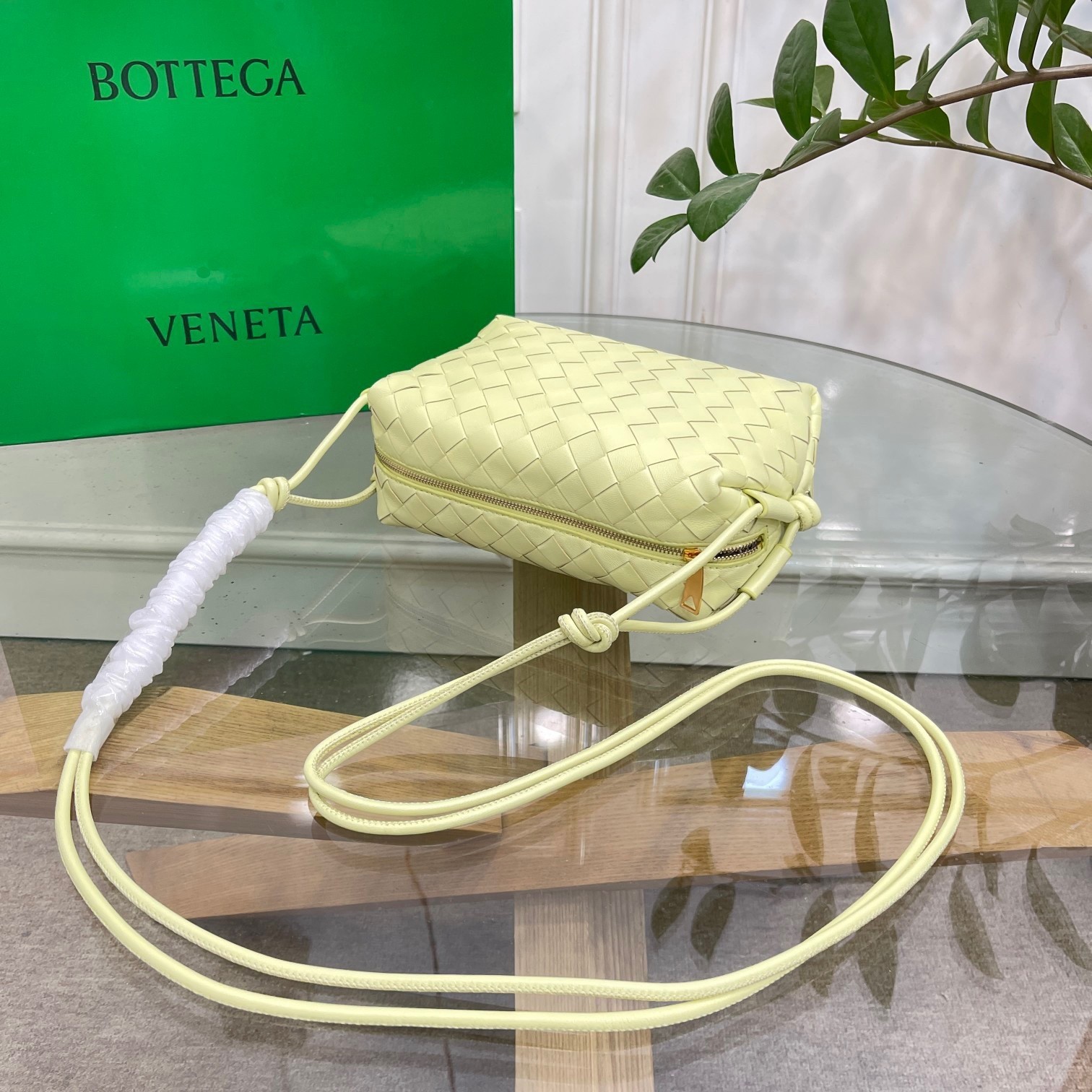Bottega Veneta Loop Small Bag In Lantern Intrecciato Lambskin 861