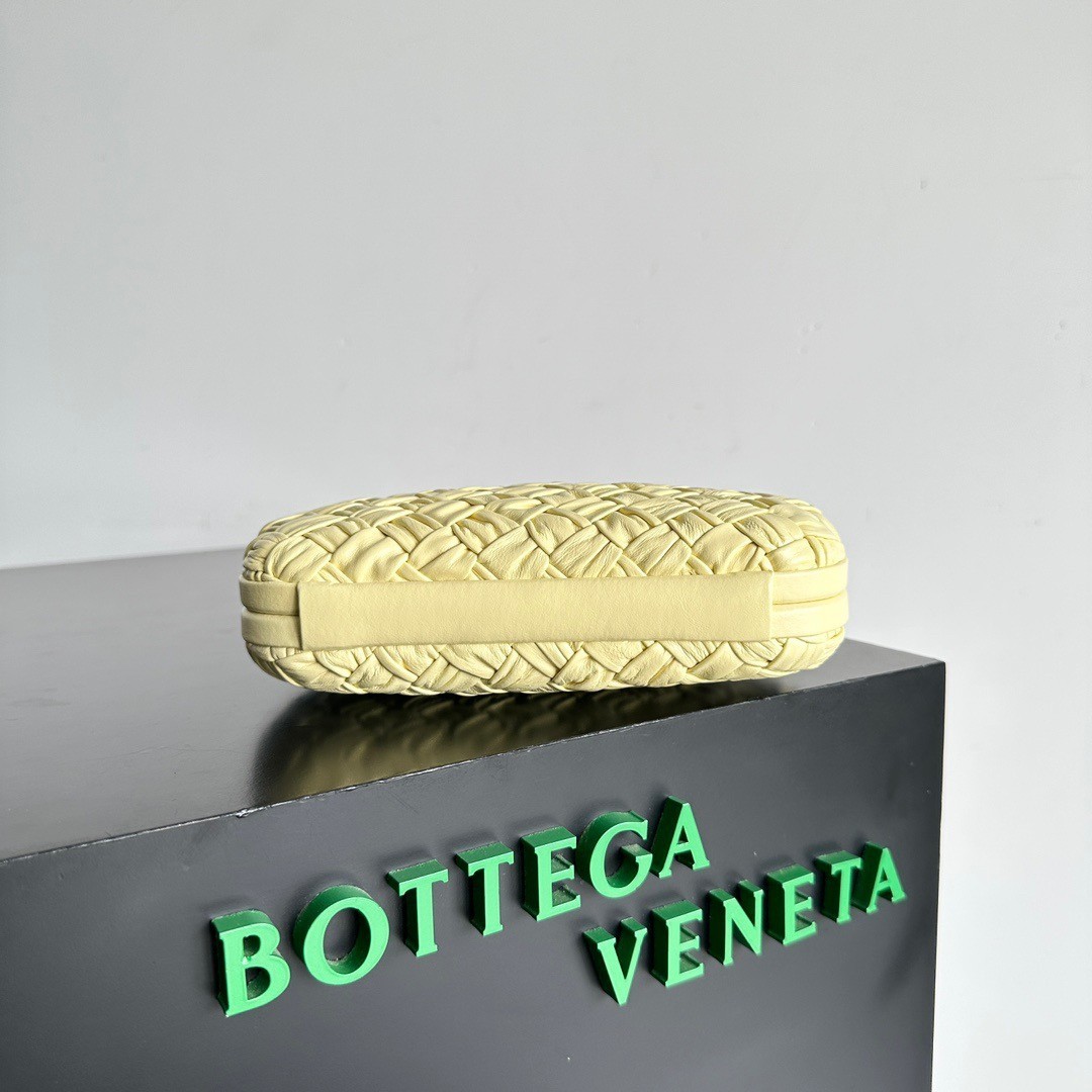 Bottega Veneta Knot Minaudiere Clutch In Ice Cream Foulard Intreccio Leather 513