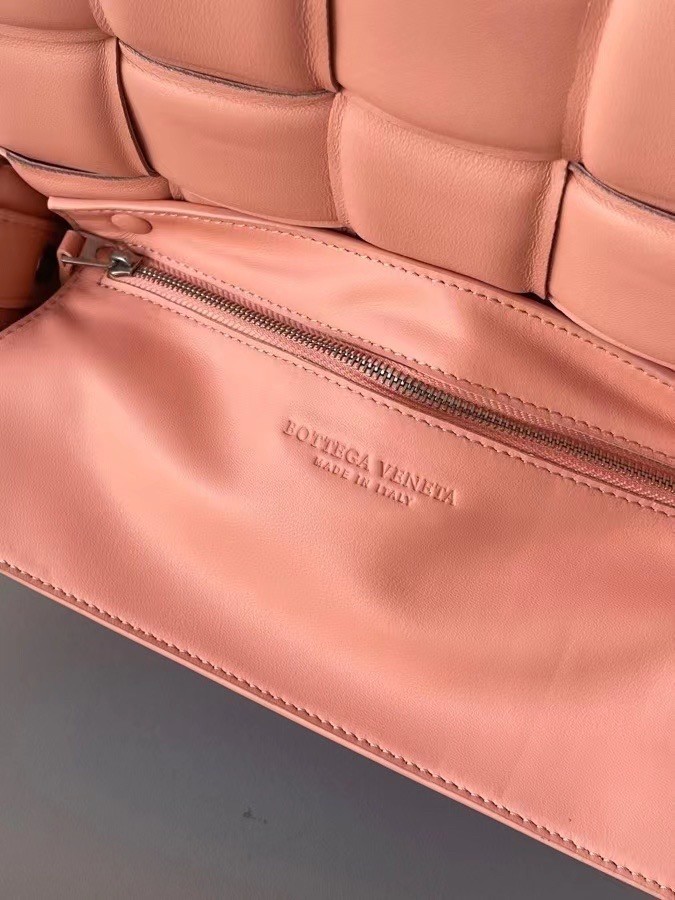 Bottega Veneta Padded Cassette Bag In Peachy Lambskin 783