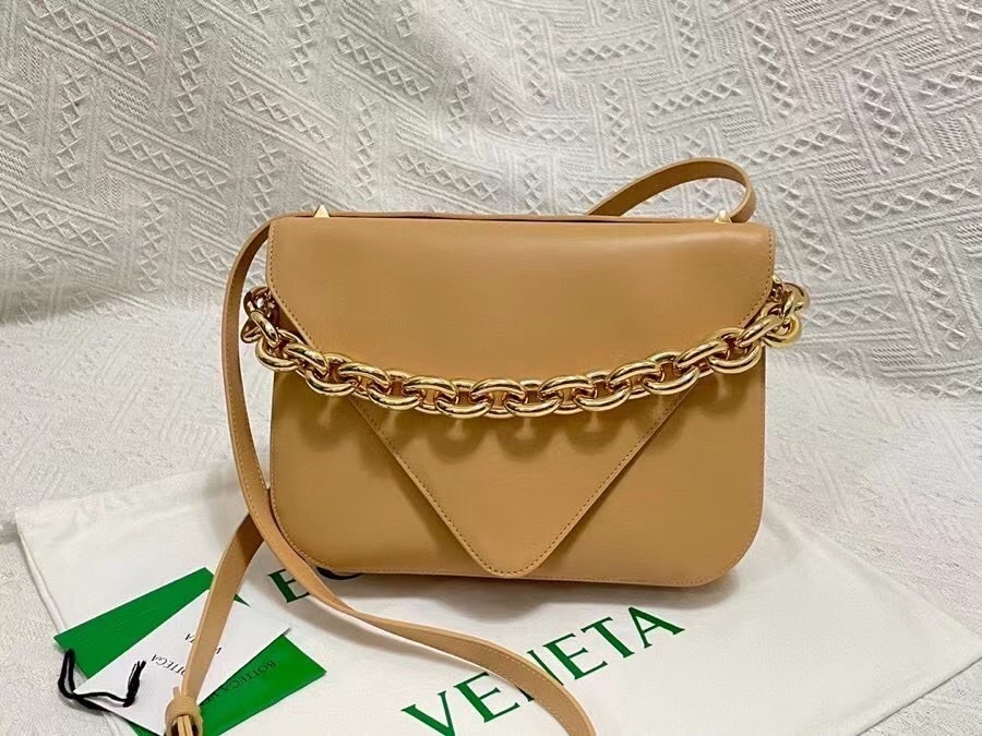 Bottega Veneta Mount Medium Envelope Bag In Almond Calfskin 969