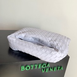 Bottega Veneta Small Hop Bag in Oyster Intrecciato Calfskin 264