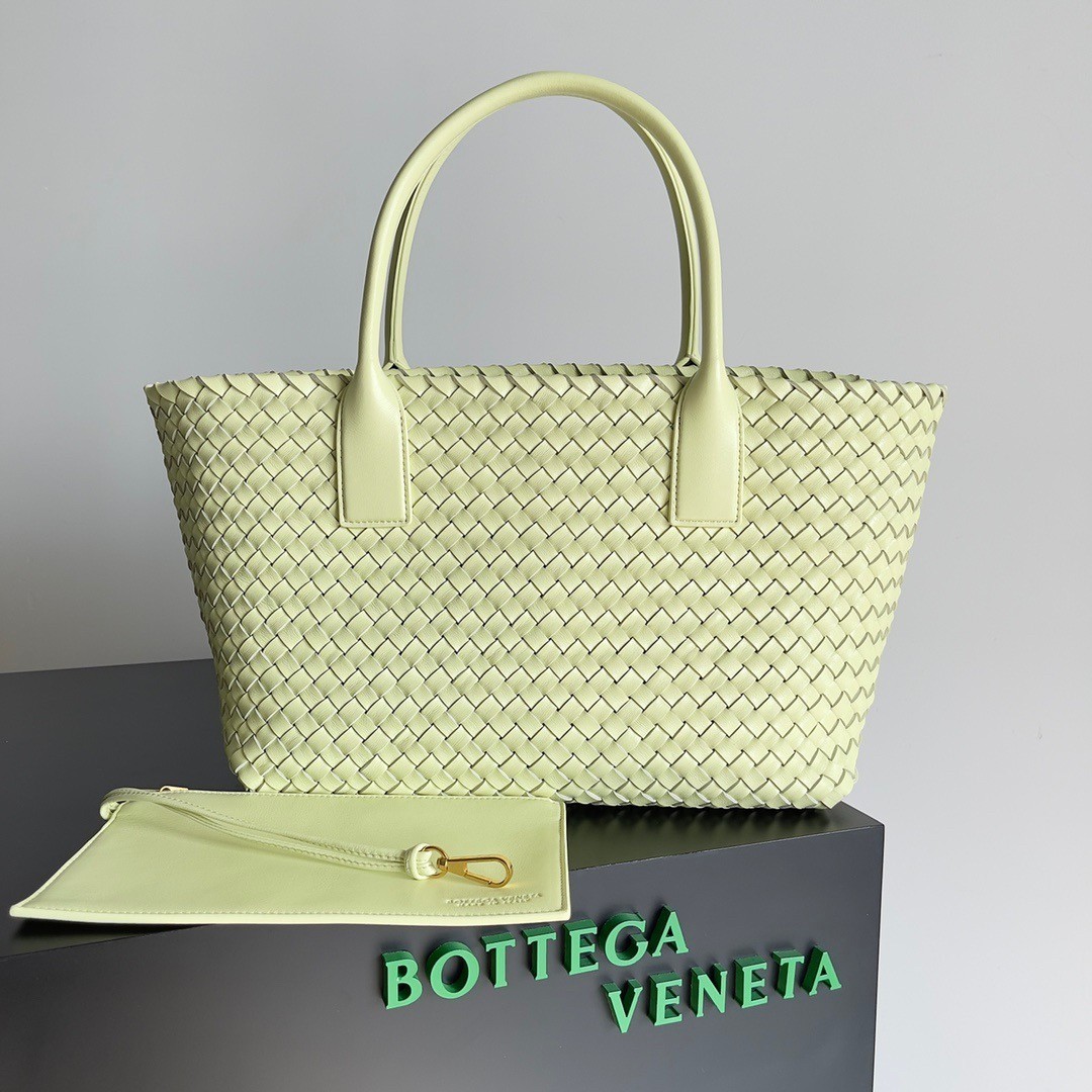 Bottega Veneta Cabat Medium Bag In Lemon Intrecciato Lambskin 295