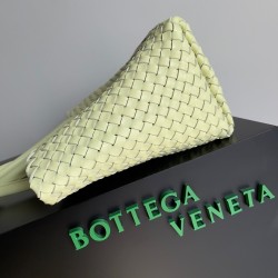 Bottega Veneta Cabat Medium Bag In Lemon Intrecciato Lambskin 295