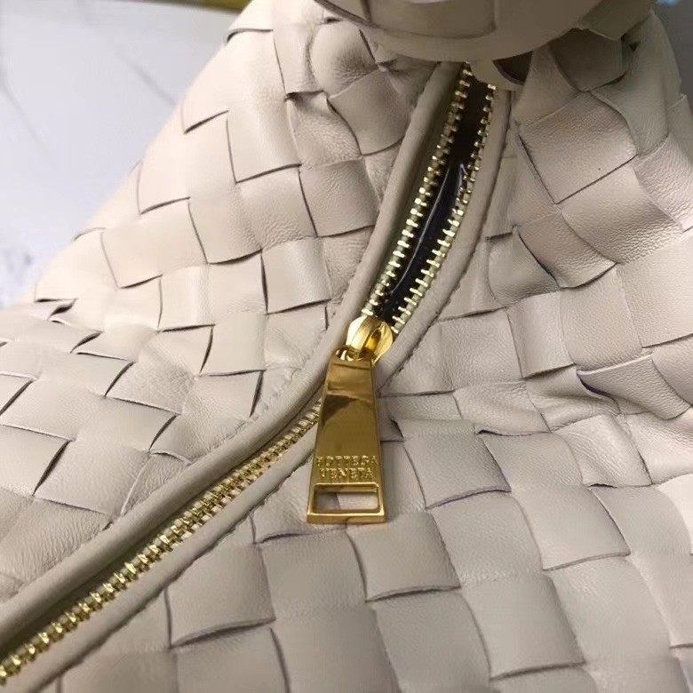 Bottega Veneta BV Jodie Small Bag In White Intrecciato Leather 299