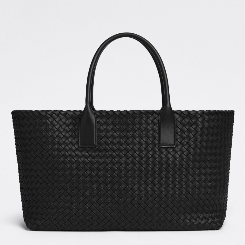 Bottega Veneta Medium Cabat Bag In Black Intrecciato Lambskin 362