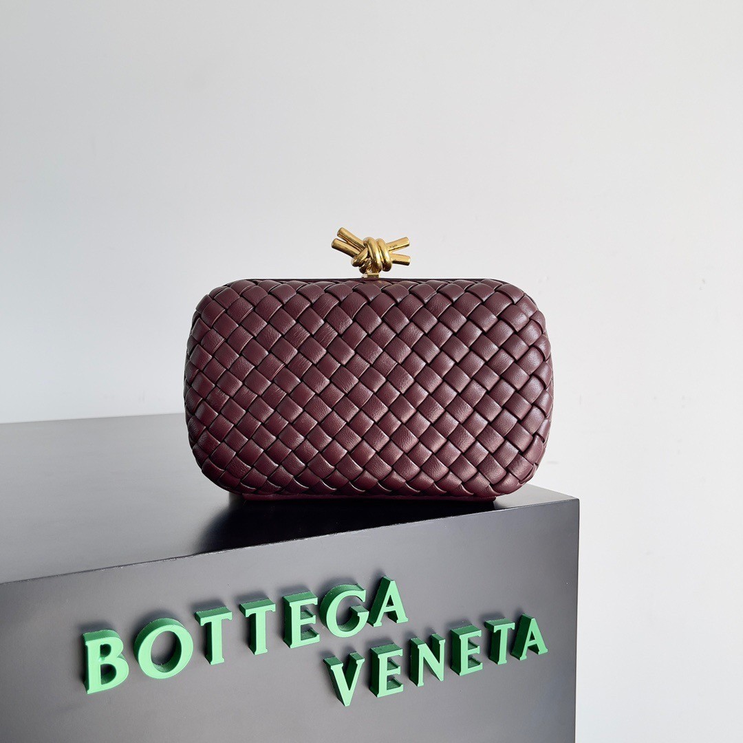 Bottega Veneta Knot Minaudiere Clutch In Bordeaux Intrecciato Lambskin 389