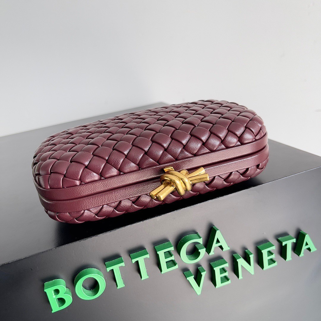 Bottega Veneta Knot Minaudiere Clutch In Bordeaux Intrecciato Lambskin 389