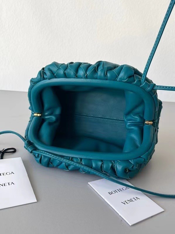 Bottega Veneta Mini Pouch In Mallard Intrecciato Lambskin 252