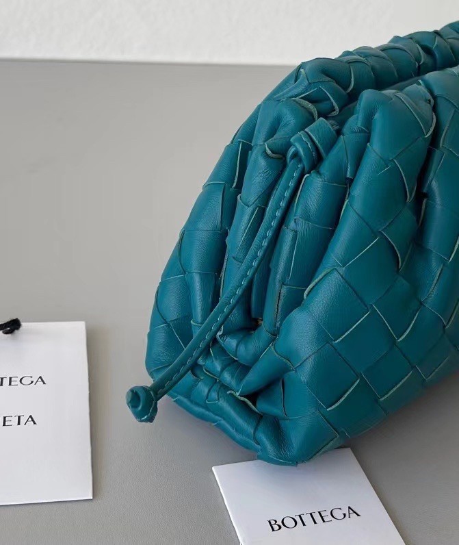 Bottega Veneta Mini Pouch In Mallard Intrecciato Lambskin 252