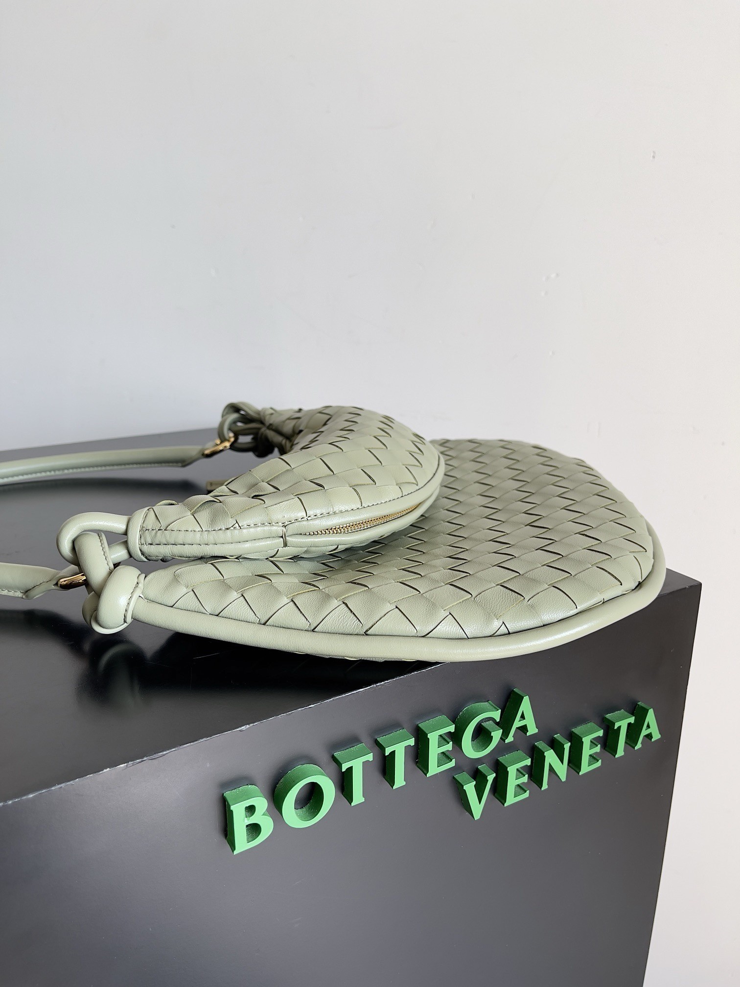 Bottega Veneta Gemelli Medium Bag in Travertine Intrecciato Lambskin 603