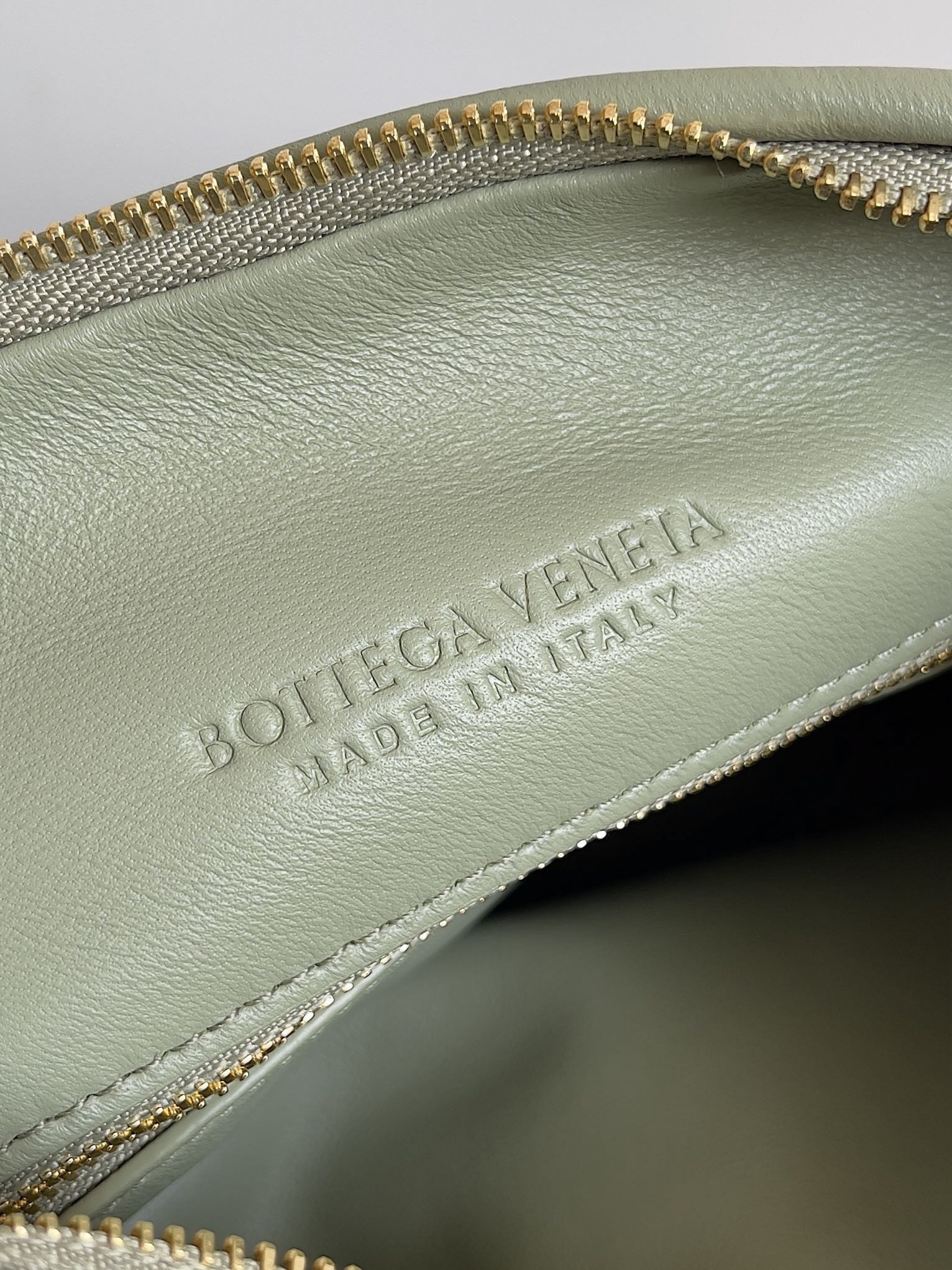 Bottega Veneta Gemelli Medium Bag in Travertine Intrecciato Lambskin 603