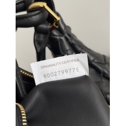 Bottega Veneta Gemelli Medium Bag in Black Intrecciato Lambskin 742