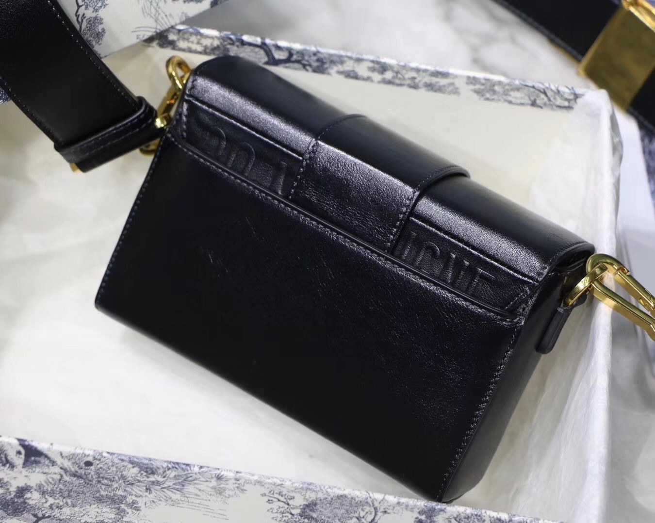 Dior 30 Montaigne Box Bag In Black Lambskin 249