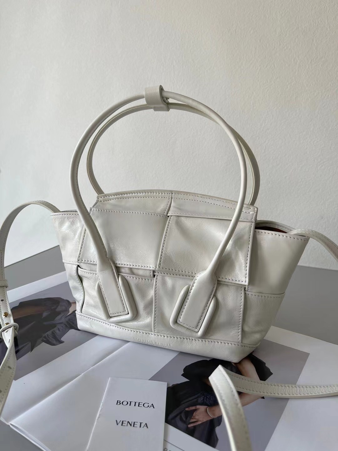 Bottega Veneta Mini Arco Bag In White Intrecciato Leather 901