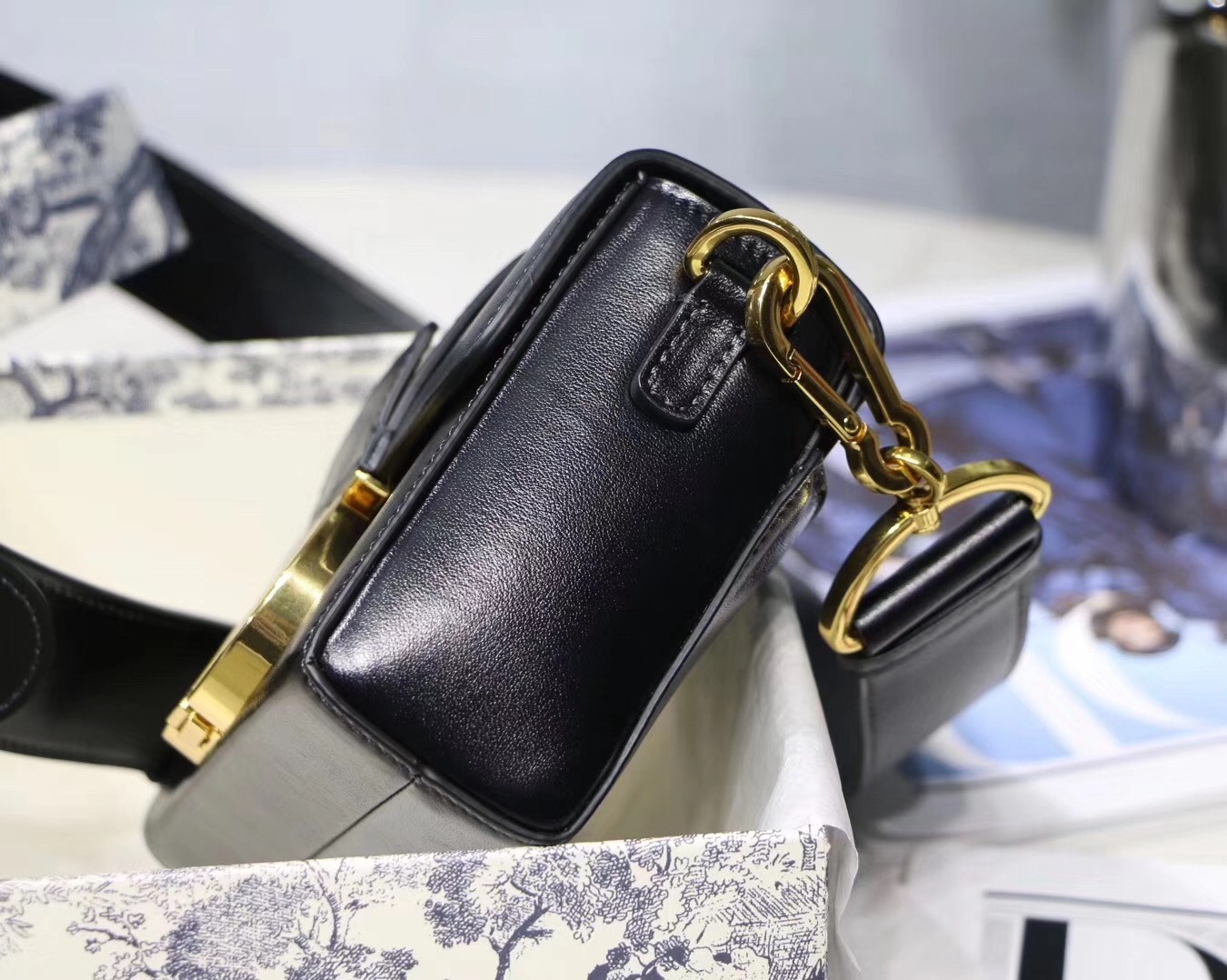 Dior 30 Montaigne Box Bag In Black Lambskin 249