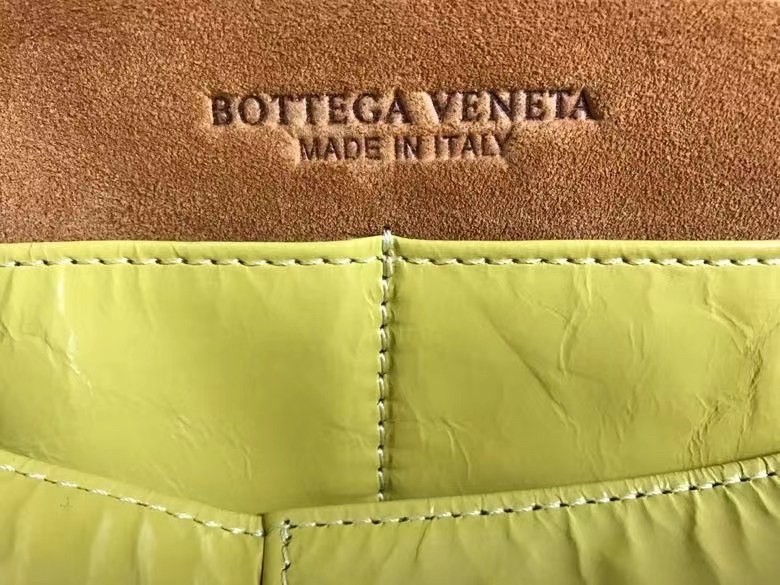 Bottega Veneta Arco Medium Bag In Mirabelle Intrecciato Leather 437