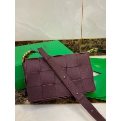 Bottega Veneta Cassette Bag In Burgundy Grained Leather 510