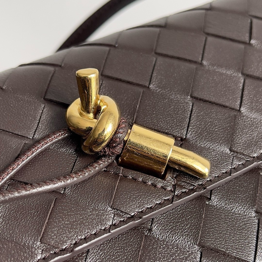 Bottega Veneta Mini Andiamo Cross-Body Bag in Fondant Intrecciato Lambskin 634