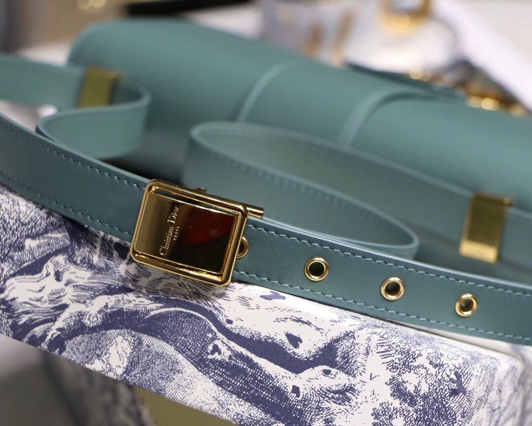Dior 30 Montaigne Shoulder Bag In Storm Blue Calfskin  914