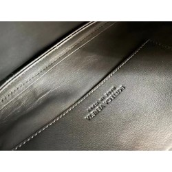 Bottega Veneta Mount Medium Envelope Bag In Black Leather 721