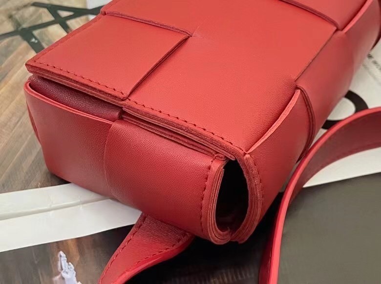 Bottega Veneta Cassette Belt Bag In Red Intrecciato Leather 755