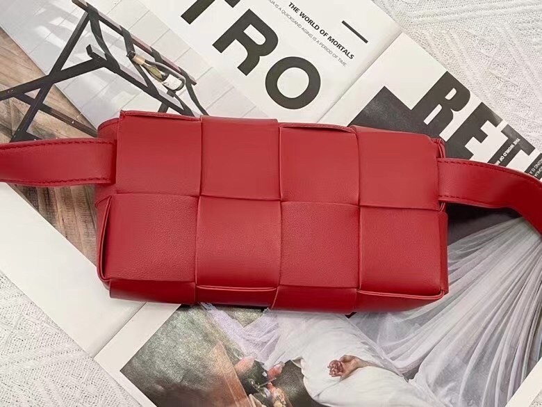 Bottega Veneta Cassette Belt Bag In Red Intrecciato Leather 755