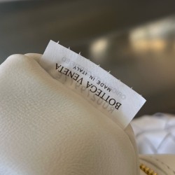 Bottega Veneta Gemelli Large Bag in White Intrecciato Lambskin 922