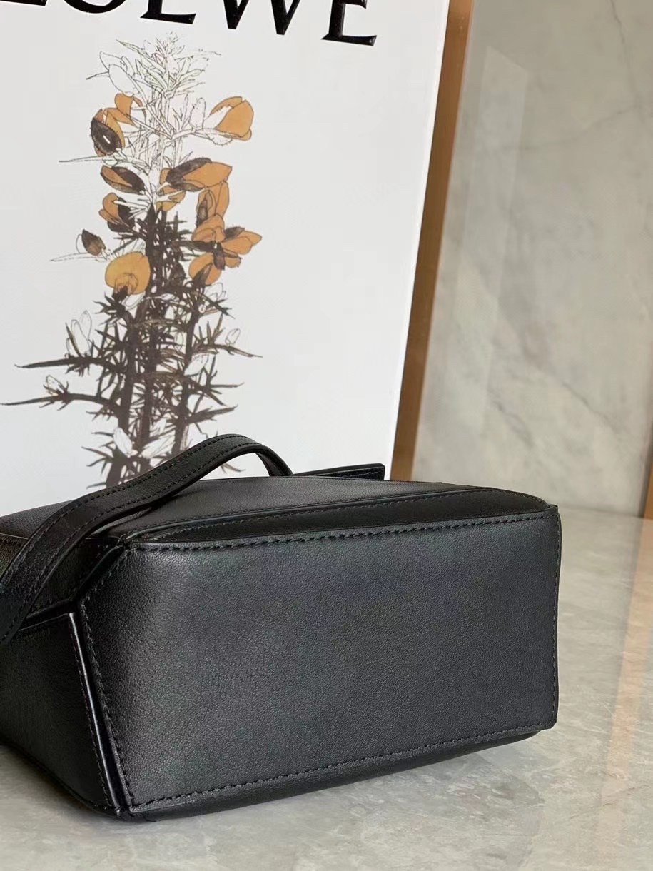 Loewe Mini Puzzle Bag In Black Calfskin Leather 103