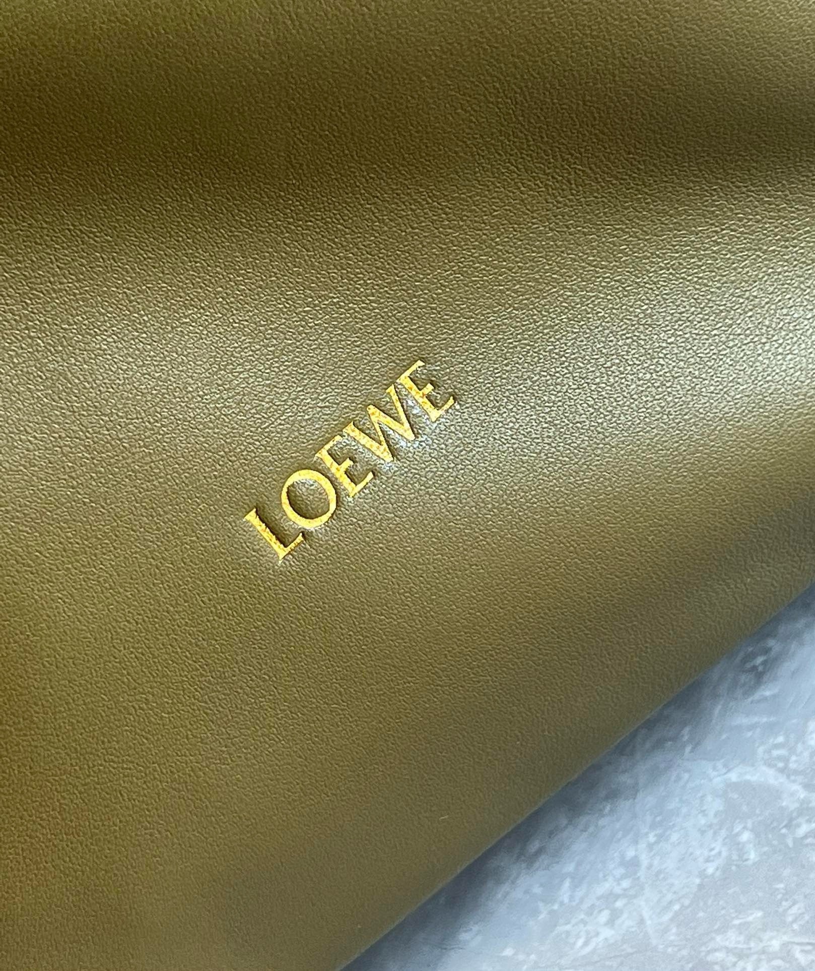 Loewe Medium Squeeze Bag in Olive Nappa Lambskin 975