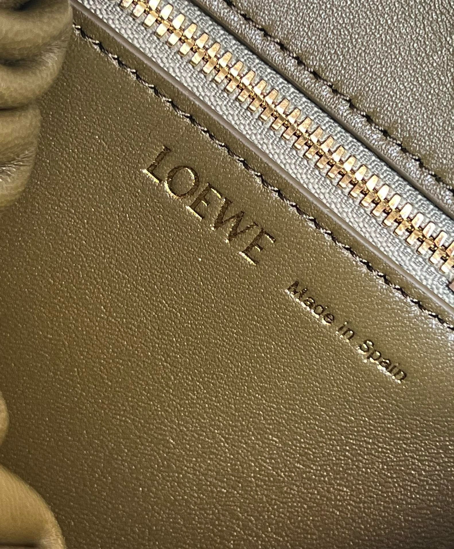 Loewe Medium Squeeze Bag in Olive Nappa Lambskin 975