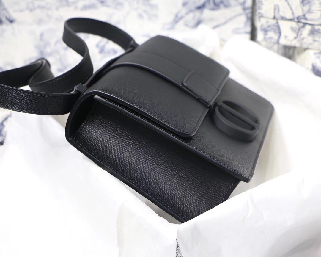 Dior 30 Montaigne Bag In Black Ultra Matte Grained Calfskin 723