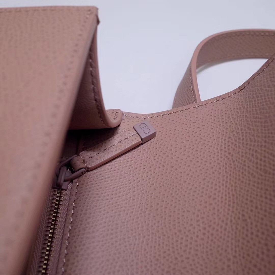 Dior 30 Montaigne Bag In Blush Matte Grained Calfskin 737