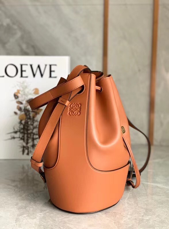 Loewe Medium Balloon Bucket Bag In Camel Calfskin 190