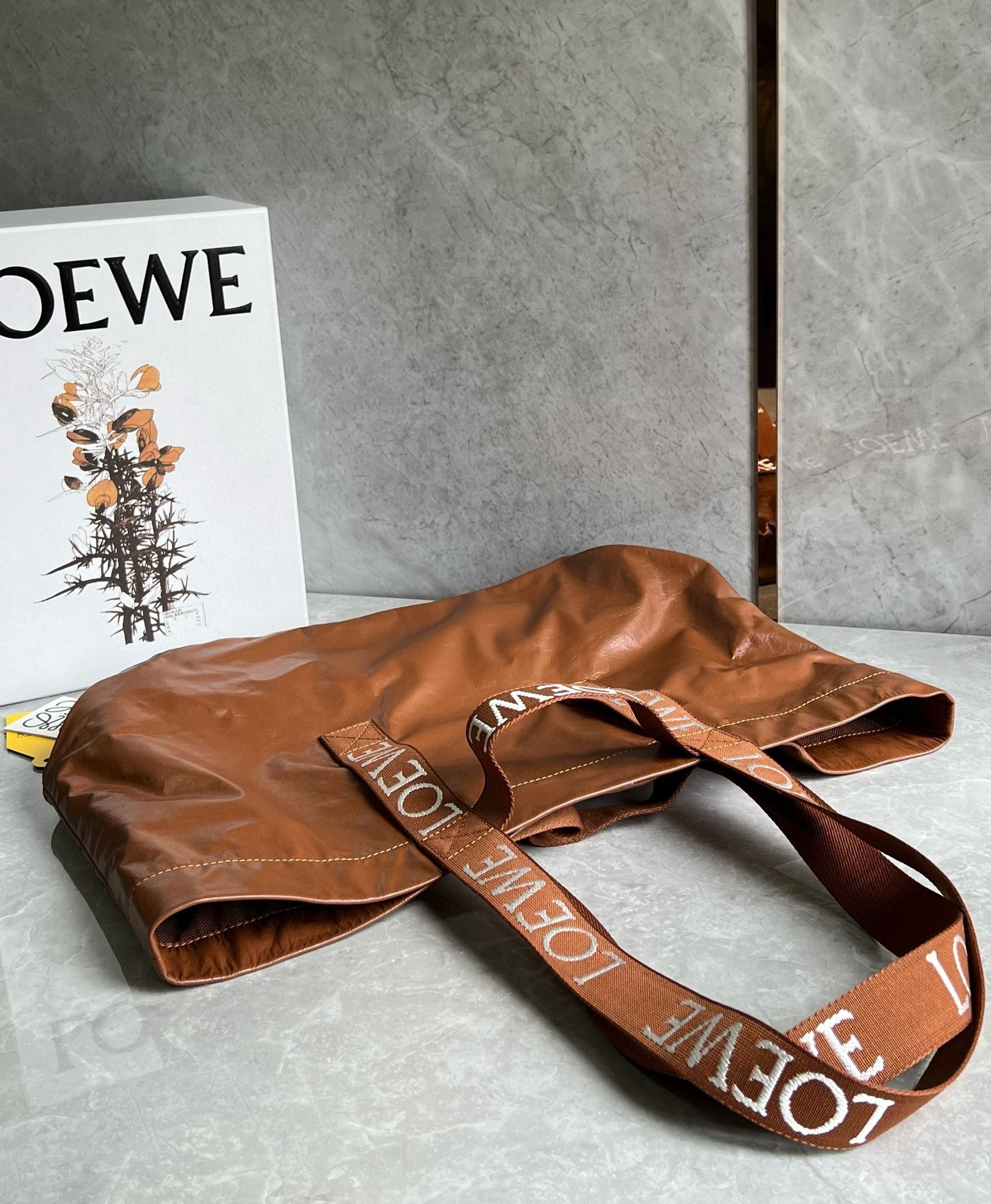 Loewe Fold Shopper Bag in Brown Paper Calfskin 565