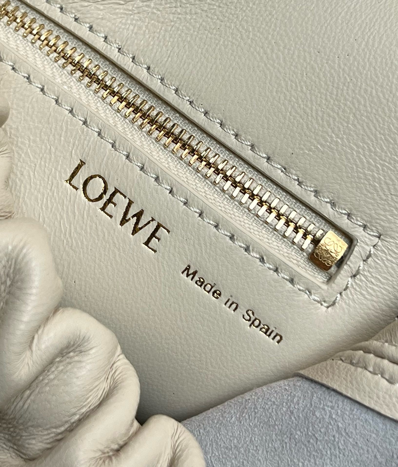 Loewe Small Squeeze Bag in White Nappa Lambskin 568