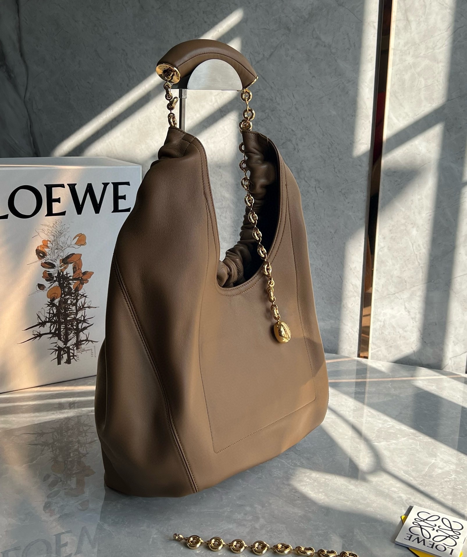 Loewe Medium Squeeze Bag in Brown Nappa Lambskin 532